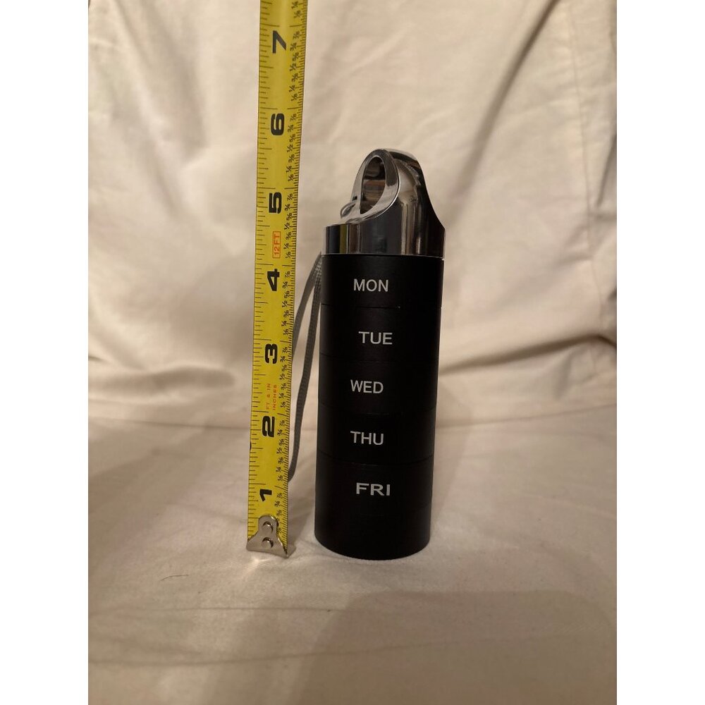 Stackable Weekly Pill Organizer Secret Stash Portable Design Keychain - Picture 8 of 9